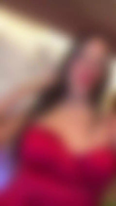 Friday fire is here… come warm up with me tonight 🔥💋 by lissafeniix