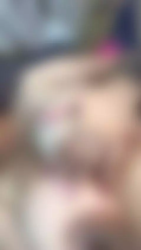 Meet me, I'm new by bella-boobs