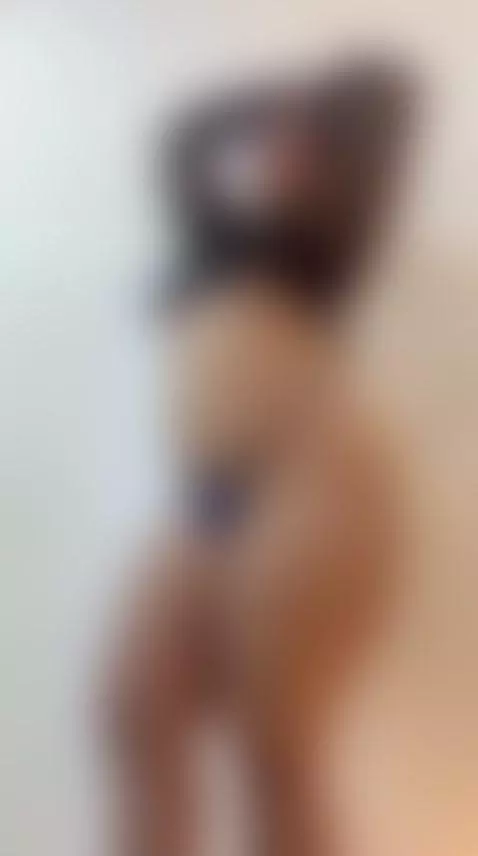 moving my hot body sexy 🥵🔥 by ivanna-vega