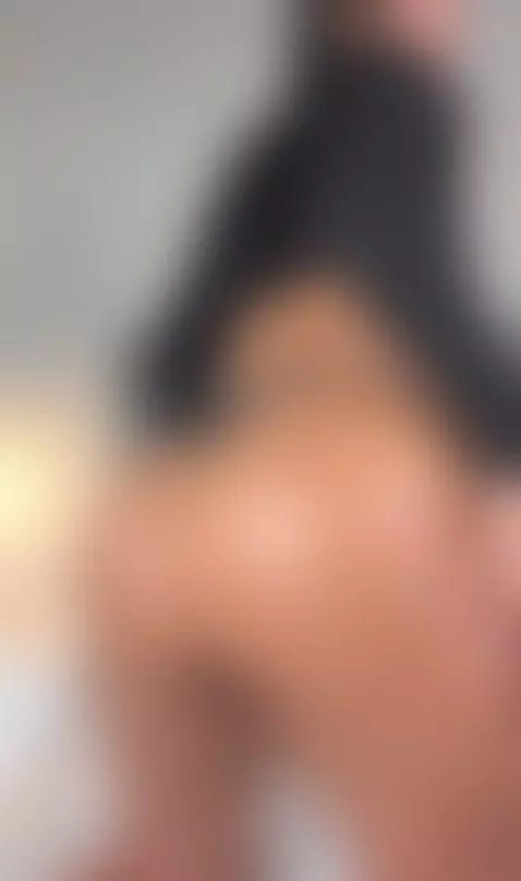 Anal lovers, tonight is your lucky show 🍑💋 by jade-solara