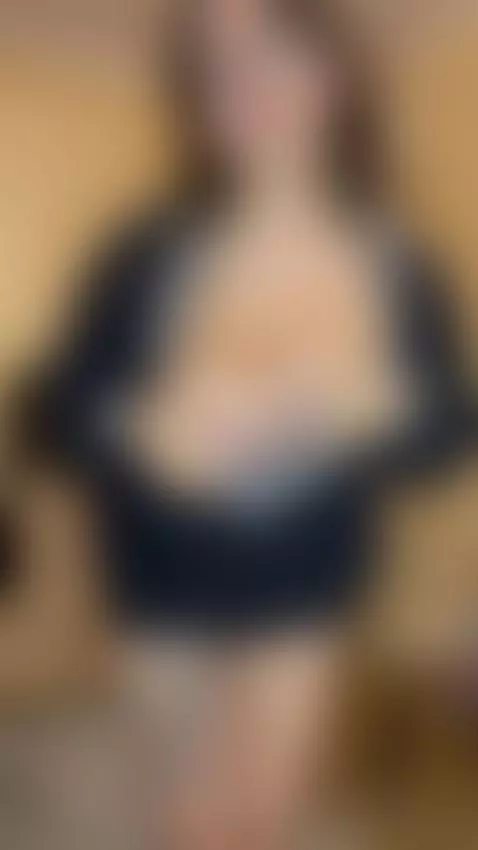 Don’t pretend you’re not watching by dianabunny