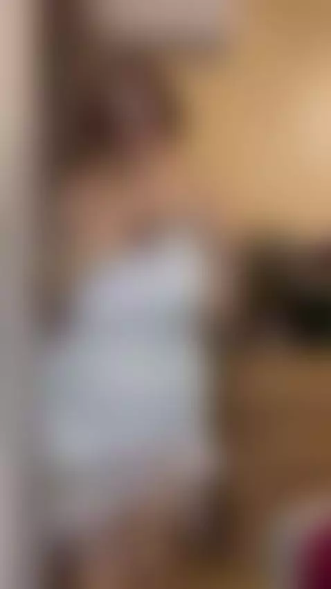 You’re still looking, aren’t you? by dianabunny