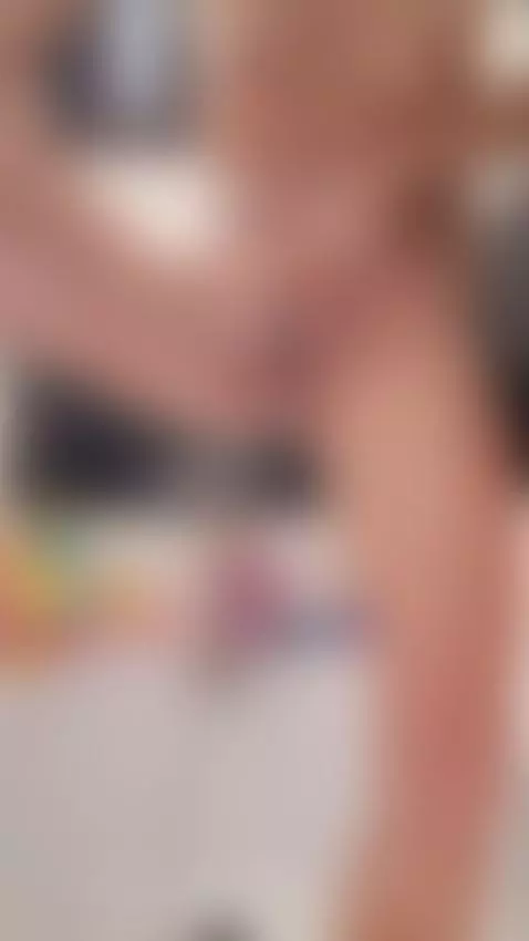 Shaving pussy with the razor by crystalmary90