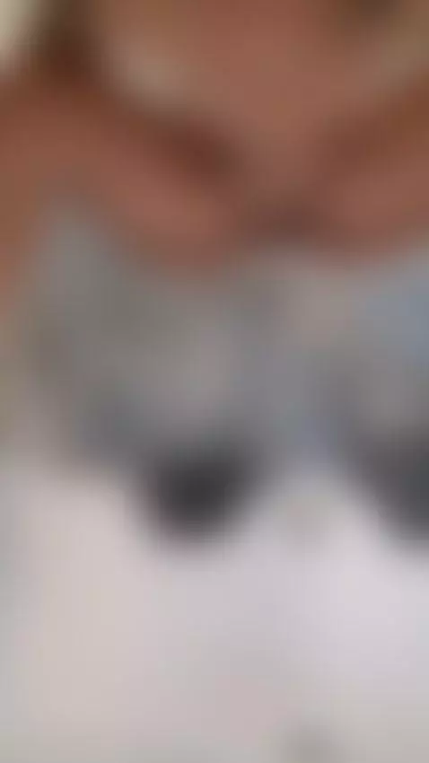 I'm cracking my pussy to pee dripping down the bathtub. by crystalmary90