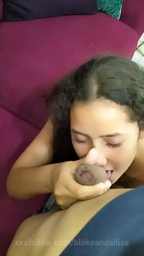 My boyfriend asks me for a blowjob, pt. 2
https://www.liveja... by blakeandallisa