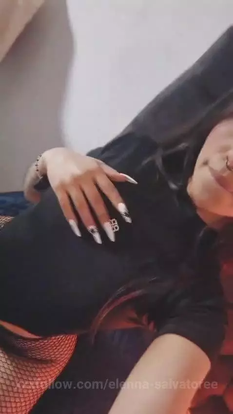 My today show is very horny for you🔥 by elenna-salvatoree