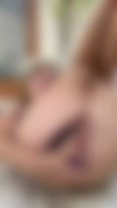 Careful… one click and you’re addicted 💋 by rianabrooks