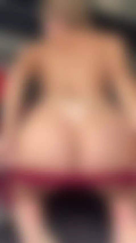 How would you rate my ass 0-10? by rianabrooks