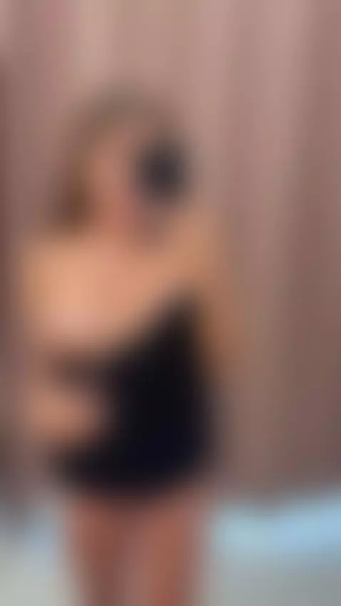 This fitting room got a little too hot 😅 by rianabrooks