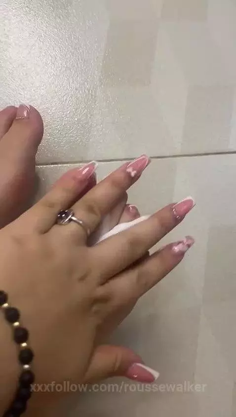 You make temptation look so good. by roussewalker