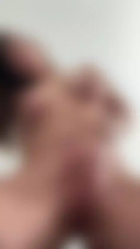 This big ass is just begging for a finger... or two. See how... by evabloom12