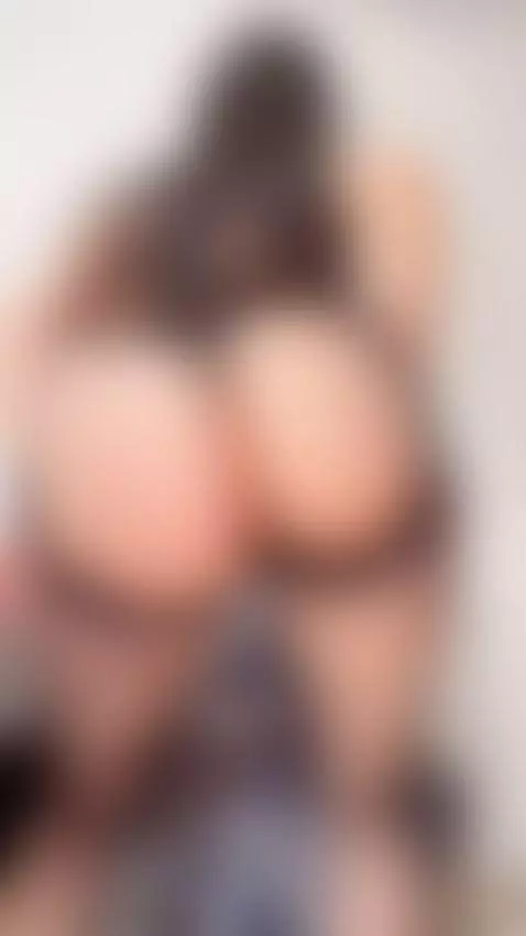 Culo gordo caliente te espero en mi Onlyfans by golddesscori