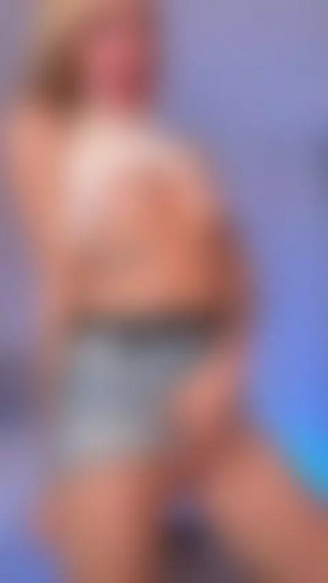 Let me distract you for a little while by kellyknightley