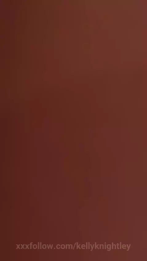 Boobs and pussy 🤗 which do you like more by kellyknightley