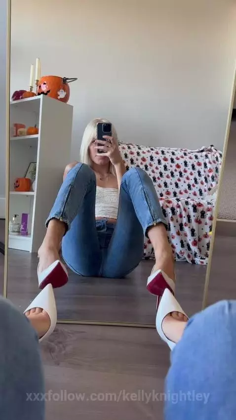 Can you help me not get bored at home alone? by kellyknightley