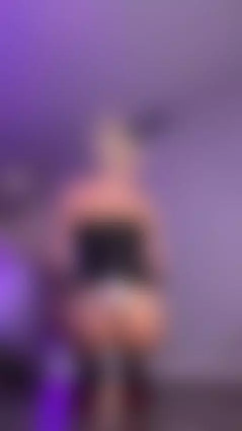 This hottie slut wants to be your little whore by kellyknightley