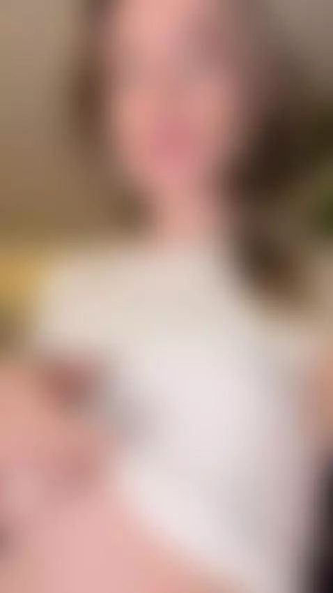 I’m just one message away 💕 by devilmaryy