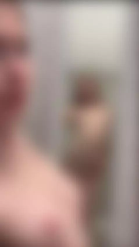 Girl of the week! Subscribe and smile along with her — link ... by gemmygrace