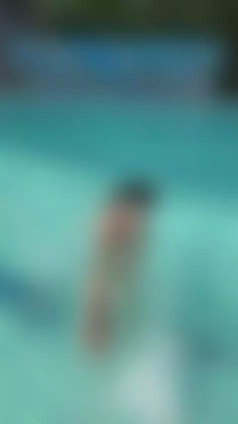 Pool Day 🌞💦 by courtneygrey