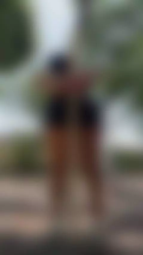 estirando un poco despues de una miy buena rutina 🍑💪🏻 by courtneygrey