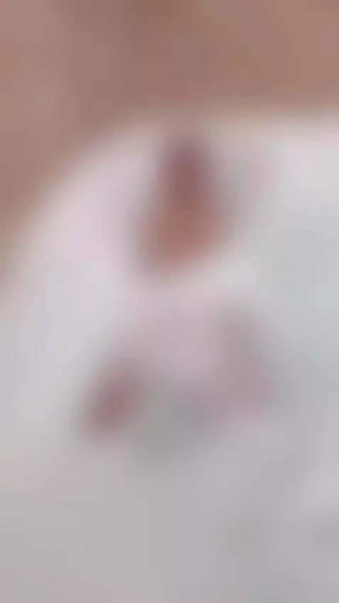 agua caliente , espuma y un buen culo hmmm 🤪🥺 by courtneygrey