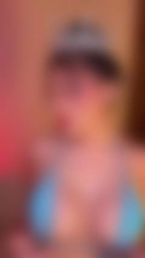 Queen Camsoda, no gane en el concurso pero me diverti partic... by courtneygrey