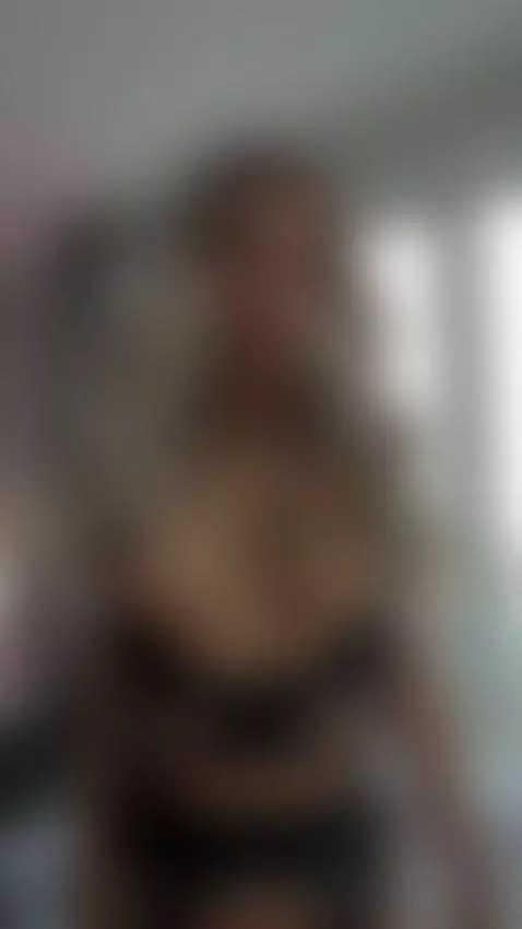 Fuck me in the shower, pin me to the wall and make me scream by suziestone