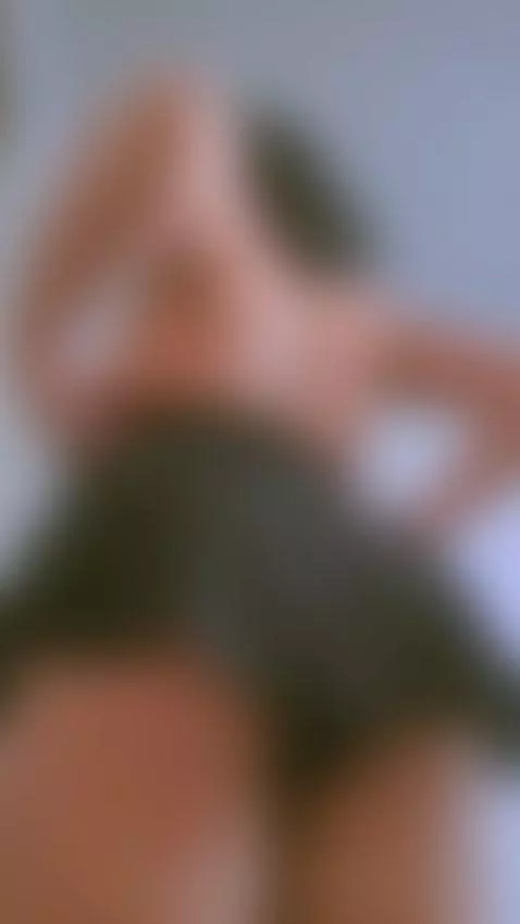 Squeeze those thighs hard! by deygomez