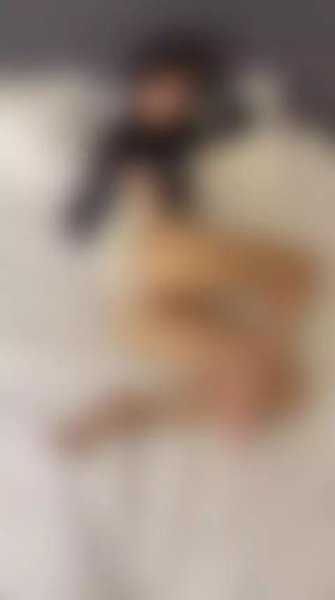 You focus on my soles, I’ll focus on keeping this plug in 😏 ... by bellahex