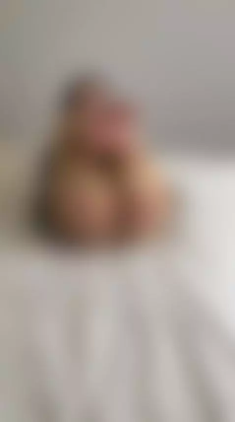 You’ve seen my feet… now guess what’s between my cheeks 😏 OF... by bellahex