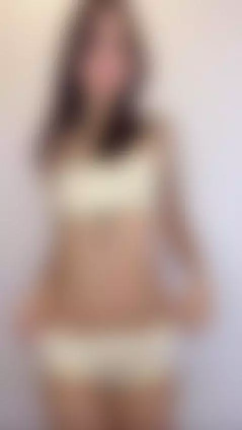 Tiny slim waist, massive pink nipples hunger 😻 Sub OF by bellahex