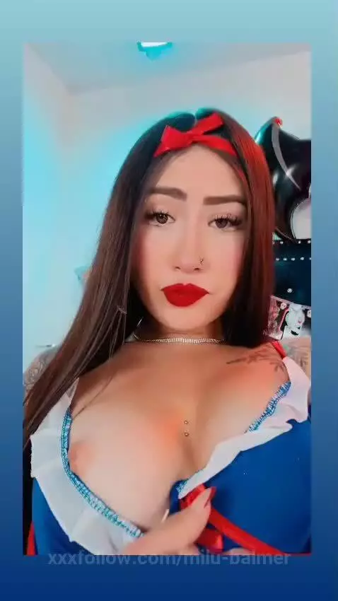 A very hot girl by milu-balmer