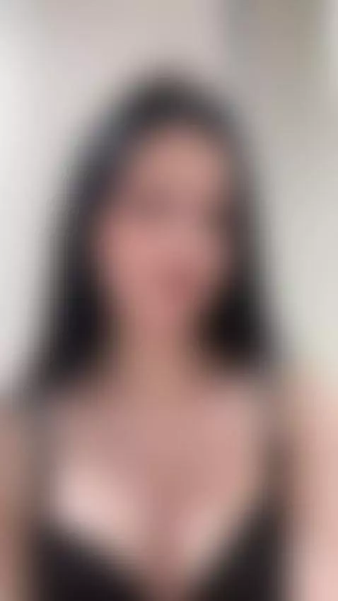 The way I arch my back — pure craving, pure pleasure 😏💦 by sarahnash