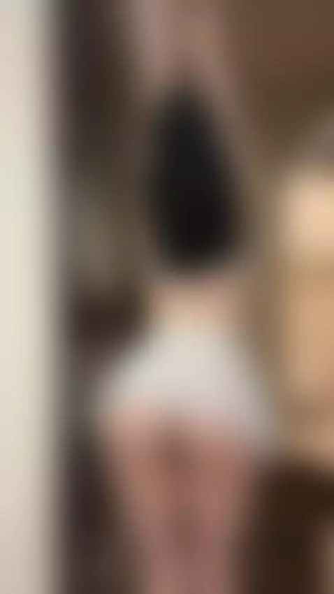 My hips know exactly what they’re doing 😏🔥 by sarahnash