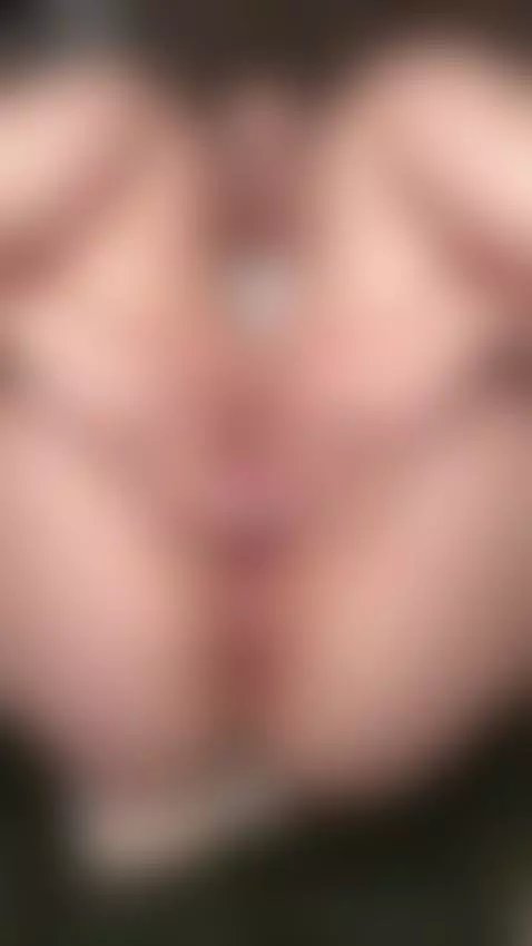 Wet pink lips on this fat-ass slut 👅 OnlyFans now by marinettevip