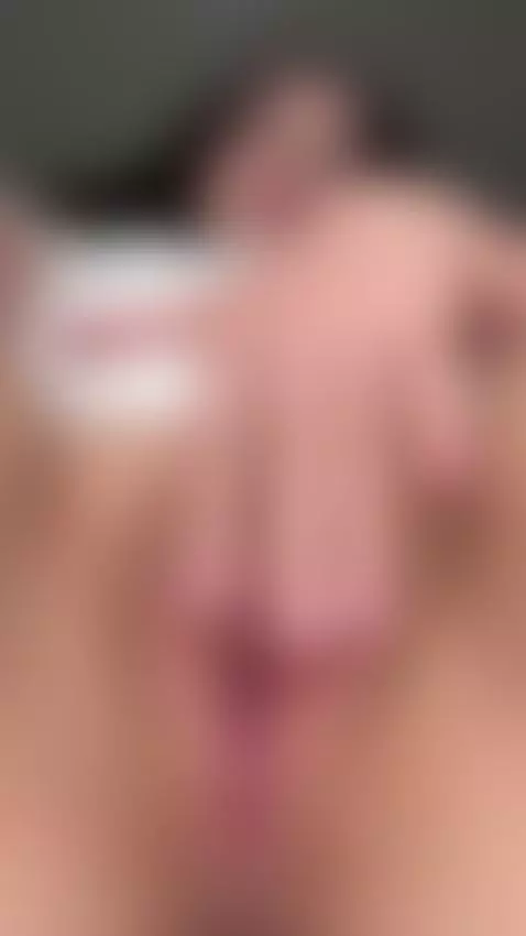 BBW juicy deep pink pussy so wet lips shine bright 😈 Sub now by marinettevip