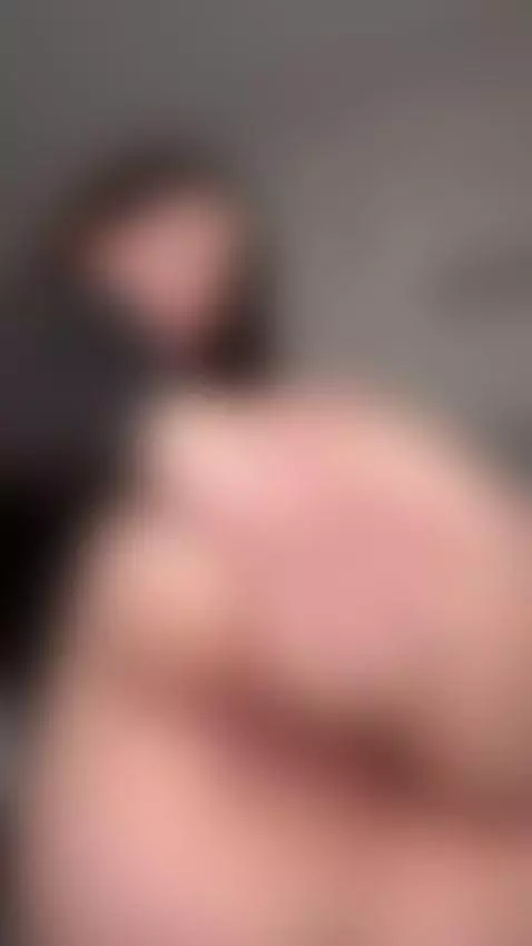 Natural chubby pussy lips & the biggest jiggling PAWG ass 😻 ... by marinettevip
