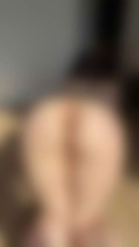 Pawg girl in shiny green outfit with biggest ass. Onlyfans by marinettevip