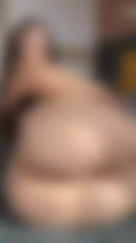 Sunlight on her massive big ass only on OF by marinettevip