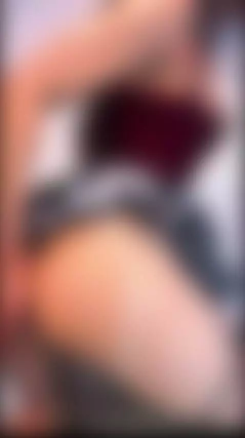 Fiery red, stockings that leave nothing to the imagination…
... by dravenalux