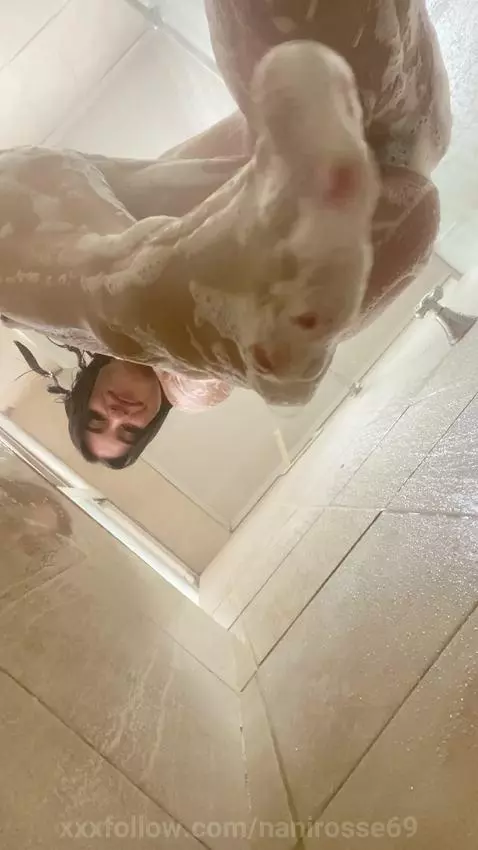 Qué calorcito… y ya gotea 💋 by nanirosse69