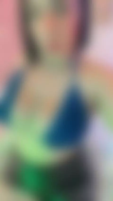 This is getting good 💋 by carolineemuller