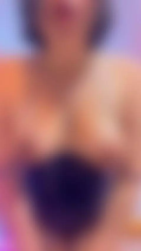 Bounce all my tits 🔥🔥 by carolineemuller