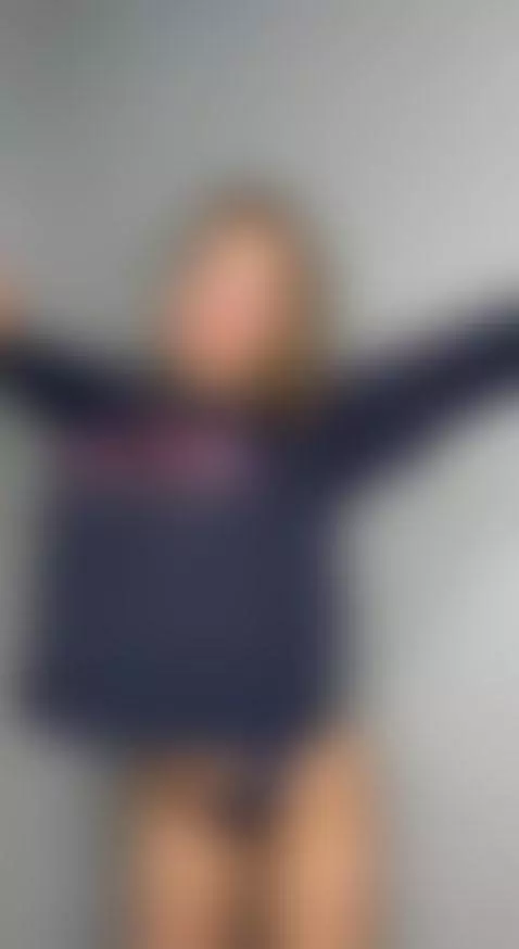 Wanna get closer? Start with a message on OnlyFans 😘 by christinaavip