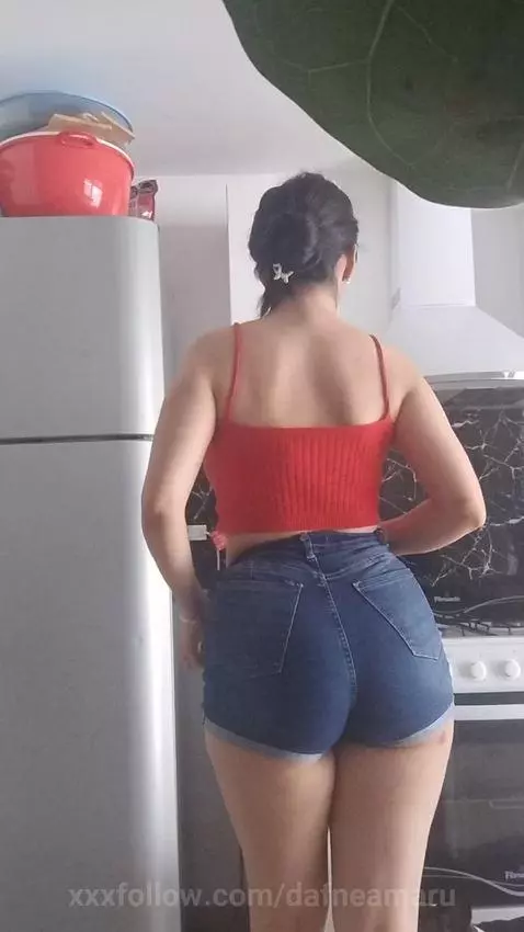 Sometimes the best of me is seen when I turn around by dafneamaru