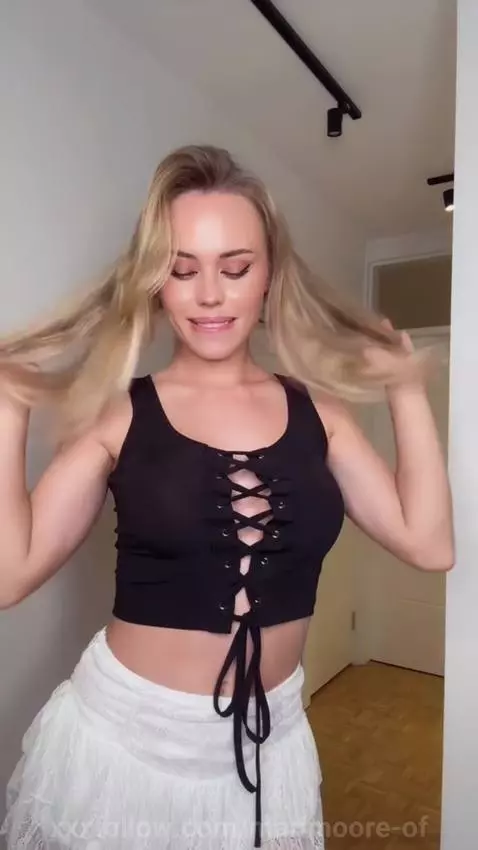 Can’t help it—when the beat drops, I get cheeky 😏 by marimoore-of