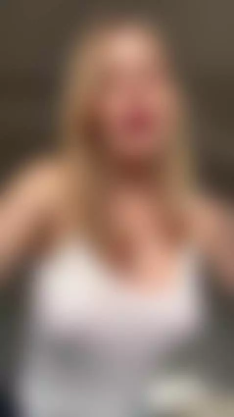 I don’t need words when my smile does the talking 😌 by marimoore-of