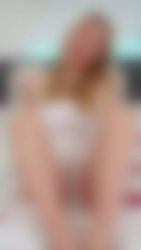 You like the view, don’t you? I can see it in your eyes 😈 by marimoore-of