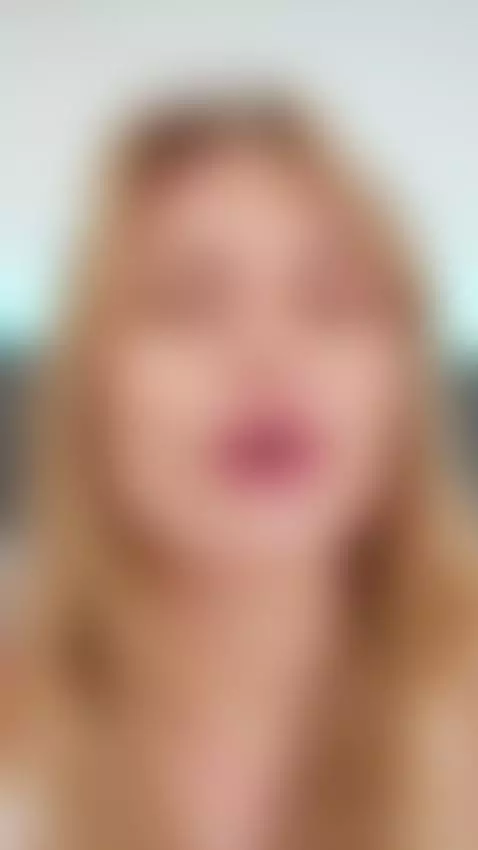 I love when your eyes follow me. Come join me 💦 by marimoore-of