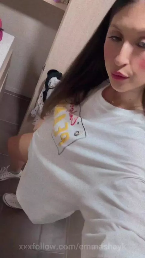 A little bit of me by emmashayk